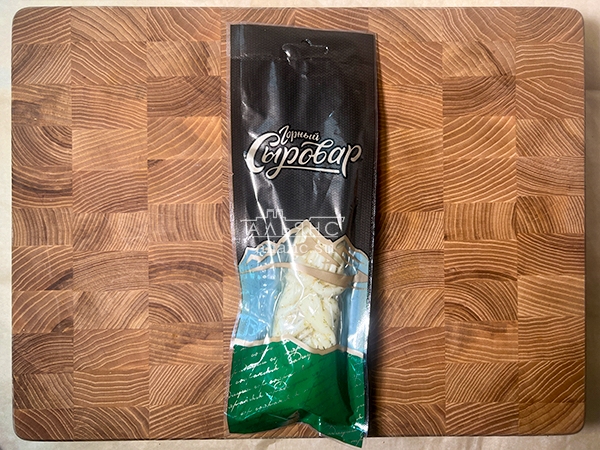 Сыр 100 гр ГОРНЫЙ СЫРОВАР (Косичка с укропом и чесноком) в Невинномысске