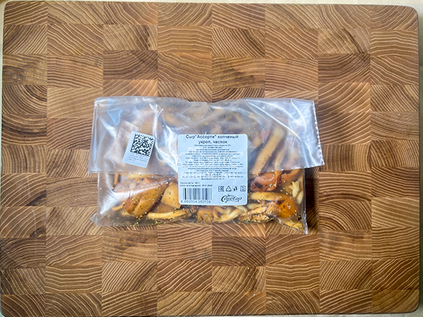 Сыр 150 гр ГОРНЫЙ СЫРОВАР (Ассорти копчёный с укропом и чесноком) в Невинномысске