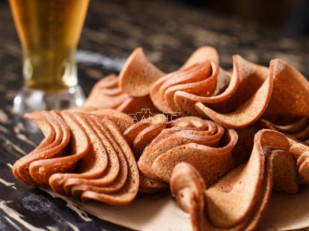 Снапсы с томатом и базиликом: Ресторанные гренки со вкусом стейка